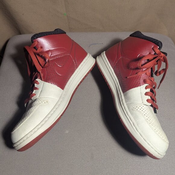 2010 Air Jordan Alpha 1 ‘W3Lcome Home’ - Picture 5 of 7
